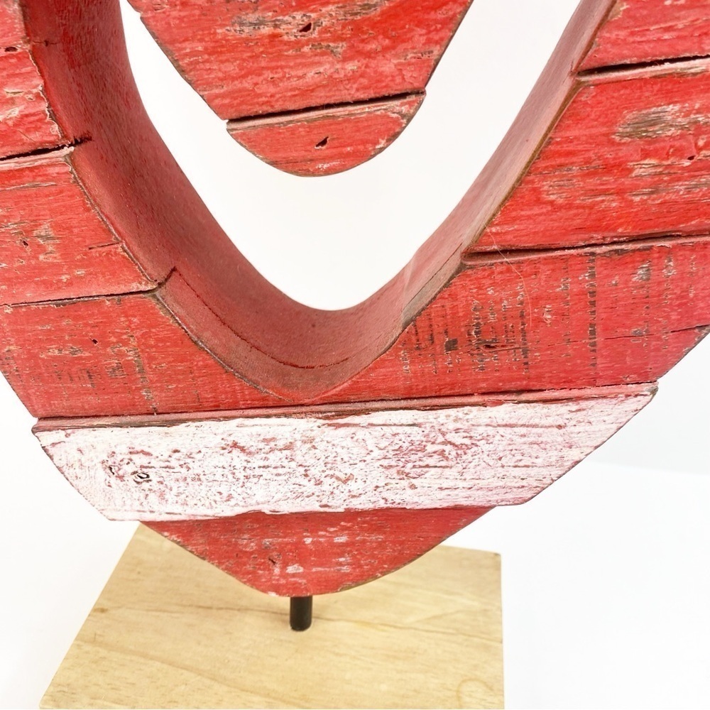 Painted Reclaimed Wood Heart On A Pedestal Figure Sculpture Farmhouse Coastal - Picture 5 of 12